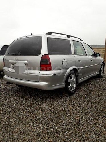 Opel Vectra 1999, 220,000 km - 1.6 l - Gəncə