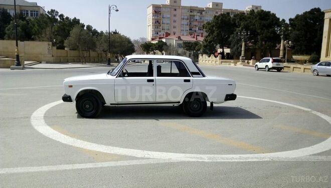 LADA (VAZ) 2107 2005, 178,000 km - 1.5 l - Bakı