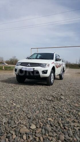 Mitsubishi L200 2012, 110,000 km - 2.5 л - Salyan