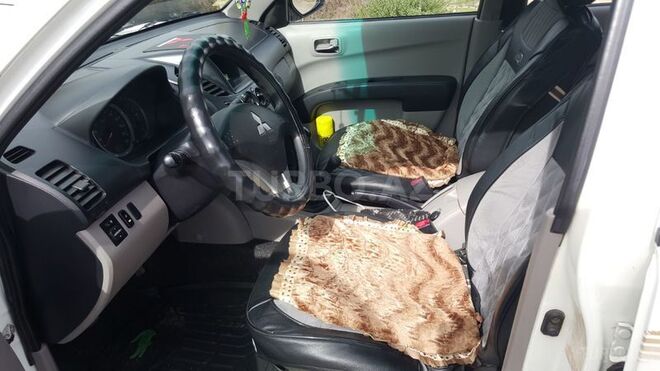 Mitsubishi L200 2012, 110,000 km - 2.5 л - Salyan