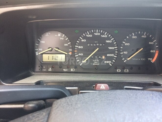 Volkswagen Passat 1991, 255,808 km - 1.8 л - Bakı
