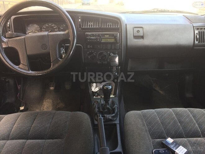 Volkswagen Passat 1991, 255,808 km - 1.8 л - Bakı