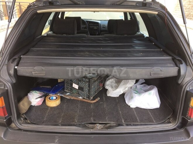 Volkswagen Passat 1991, 255,808 km - 1.8 л - Bakı