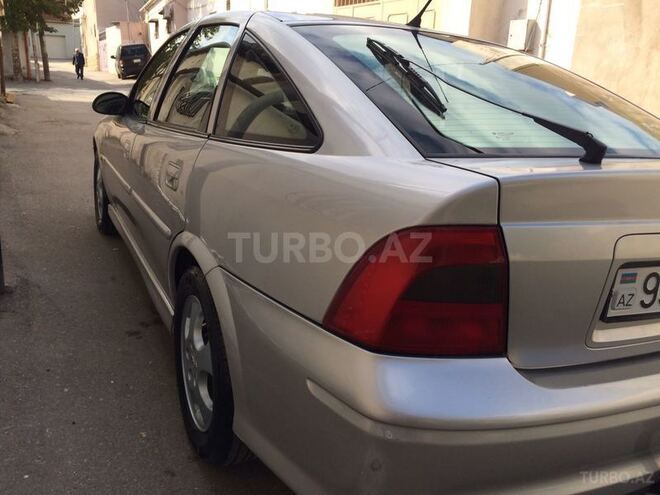 Opel Vectra 2000, 330,000 km - 2.0 l - Bakı