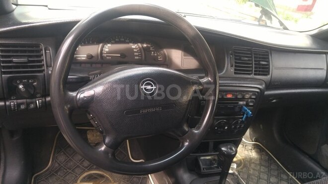 Opel Vectra 1997, 215,000 km - 1.6 l - Bakı