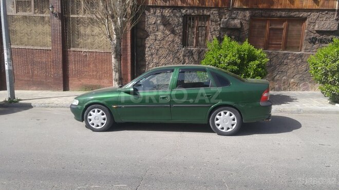 Opel Vectra 1997, 215,000 km - 1.6 l - Bakı