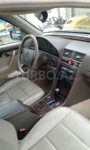 Mercedes C 220 1995, 190,000 km - 2.2 l - Bakı