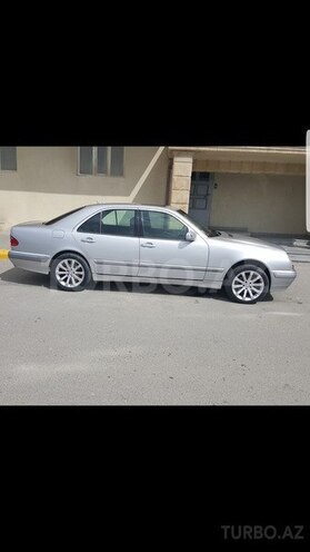 Mercedes E 240 2001, 259,000 km - 2.6 л - Bakı