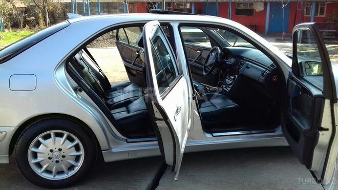Mercedes E 240 2002, 190,000 km - 2.8 l - Lənkəran