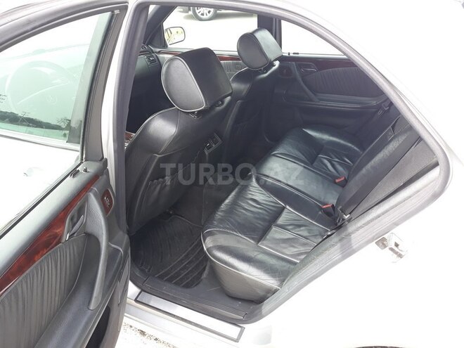 Mercedes E 280 2001, 280,000 km - 2.8 л - Bakı