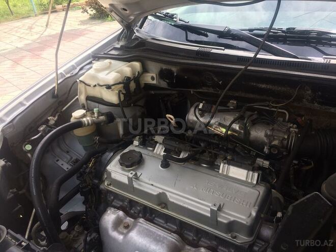 Mitsubishi Airtrek 2001, 265,000 km - 2.0 л - Ağcabədi