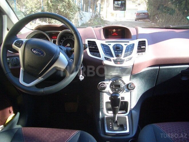 Ford Fiesta 2011, 48,000 km - 1.4 l - Bakı