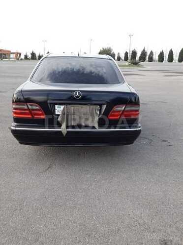 Mercedes E 270 2000, 291,800 km - 2.7 l - Bakı