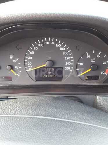 Mercedes E 270 2000, 291,800 km - 2.7 l - Bakı