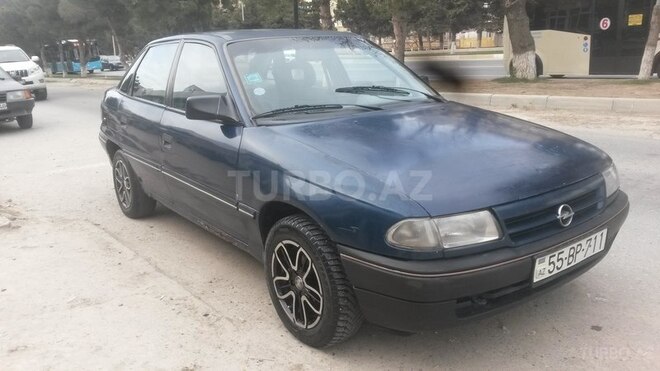 Opel Astra 1993, 200,000 km - 1.4 л - Sumqayıt