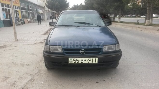Opel Astra 1993, 200,000 km - 1.4 л - Sumqayıt