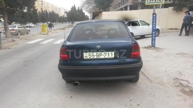Opel Astra 1993, 200,000 km - 1.4 л - Sumqayıt