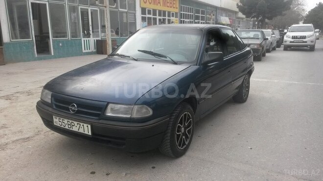 Opel Astra 1993, 200,000 km - 1.4 л - Sumqayıt