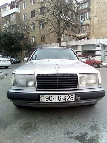 Mercedes E 250 1991, 200,000 km - 2.5 l - Bakı