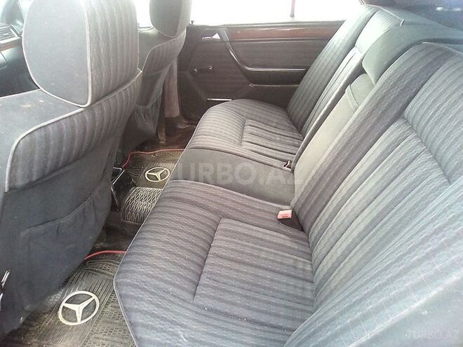 Mercedes E 250 1991, 200,000 km - 2.5 l - Bakı