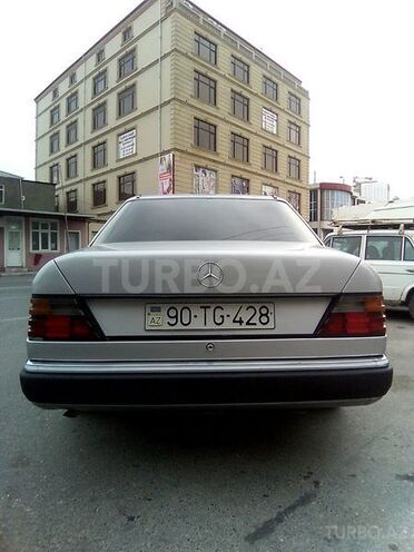 Mercedes E 250 1991, 200,000 km - 2.5 l - Bakı