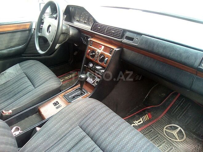 Mercedes E 250 1991, 200,000 km - 2.5 l - Bakı