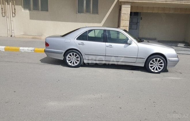 Mercedes E 240 2001, 259,000 km - 2.6 л - Bakı
