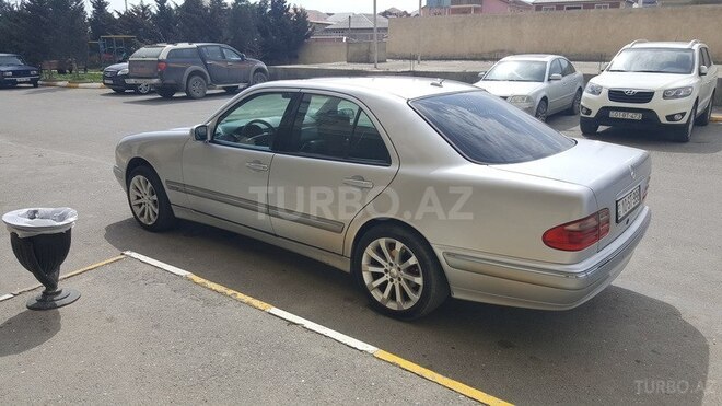 Mercedes E 240 2001, 259,000 km - 2.6 л - Bakı