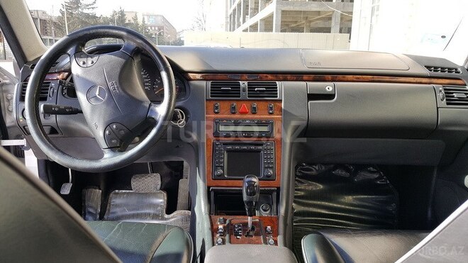 Mercedes E 240 2001, 259,000 km - 2.6 л - Bakı