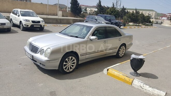 Mercedes E 240 2001, 259,000 km - 2.6 л - Bakı