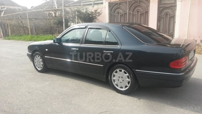 Mercedes E 240 1998, 220,000 km - 2.4 l - Bakı