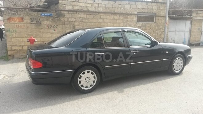 Mercedes E 240 1998, 220,000 km - 2.4 l - Bakı