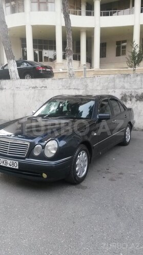 Mercedes E 240 1998, 220,000 km - 2.4 l - Bakı