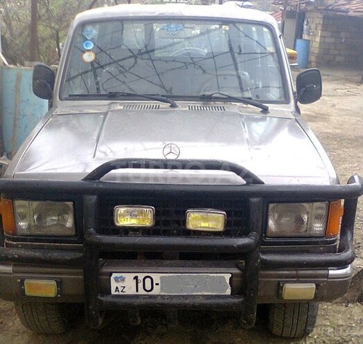 Isuzu  1990, 246,000 km - 2.4 l - Şamaxı