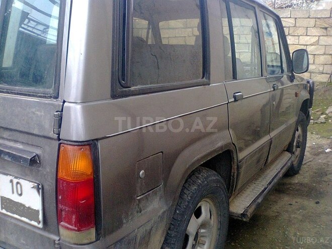 Isuzu  1990, 246,000 km - 2.4 l - Şamaxı