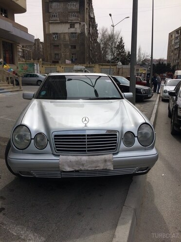 Mercedes E 240 1998, 294,000 km - 2.4 l - Bakı