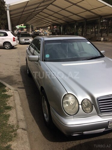 Mercedes E 240 1998, 294,000 km - 2.4 l - Bakı