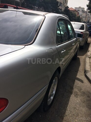 Mercedes E 240 1998, 294,000 km - 2.4 l - Bakı