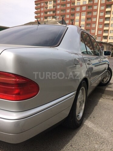 Mercedes E 240 1998, 294,000 km - 2.4 l - Bakı
