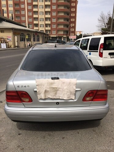 Mercedes E 240 1998, 294,000 km - 2.4 l - Bakı
