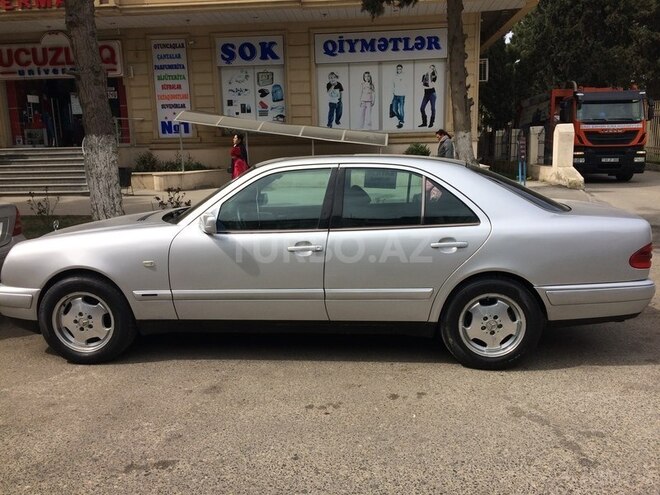 Mercedes E 240 1998, 294,000 km - 2.4 l - Bakı