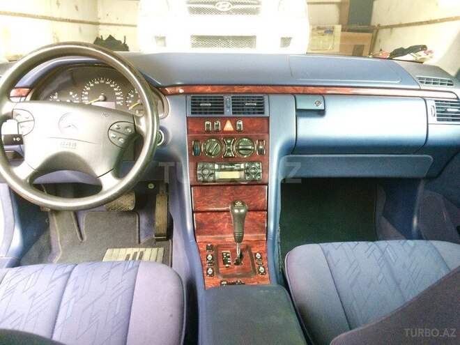 Mercedes C 200 1999, 256,700 km - 2.0 l - Bakı