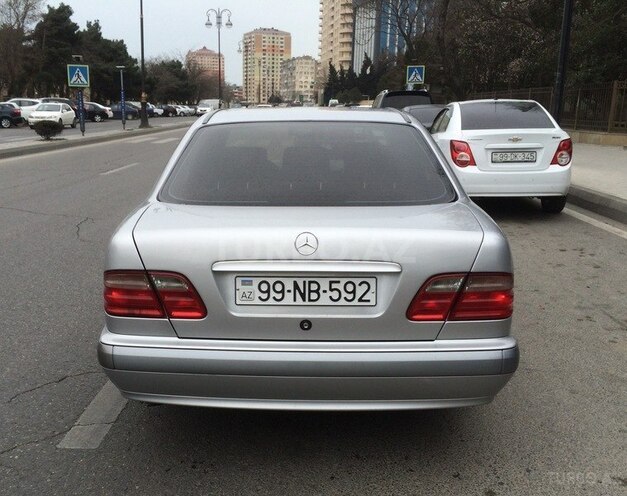 Mercedes C 200 1999, 256,700 km - 2.0 l - Bakı