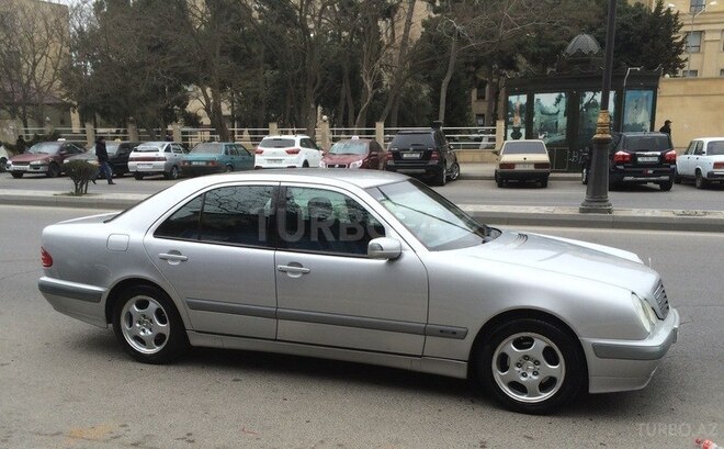 Mercedes C 200 1999, 256,700 km - 2.0 l - Bakı