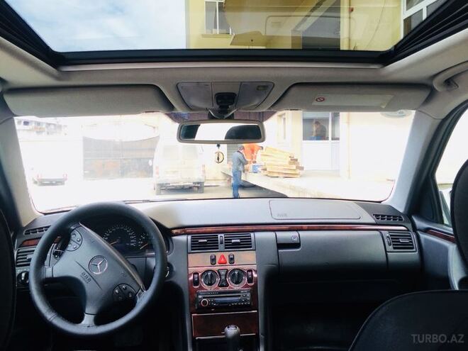 Mercedes E 280 1999, 410,000 km - 2.8 l - Gəncə