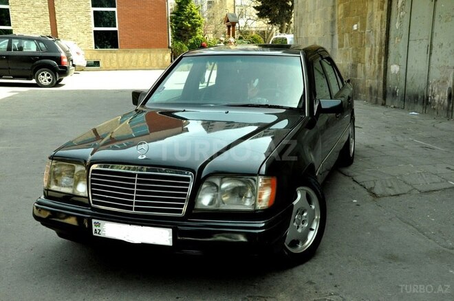 Mercedes E 250 1995, 340,000 km - 2.5 l - Bakı