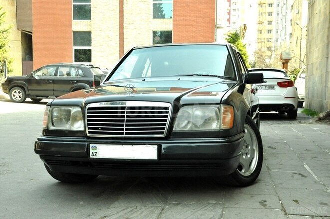 Mercedes E 250 1995, 340,000 km - 2.5 l - Bakı
