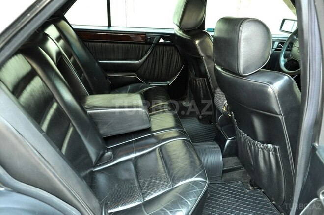 Mercedes E 250 1995, 340,000 km - 2.5 l - Bakı