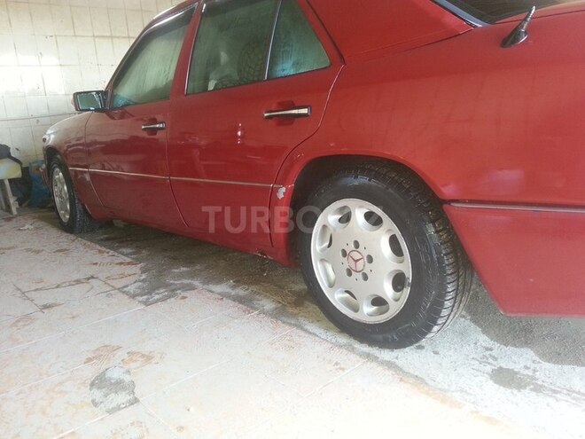 Mercedes E 220 1993, 355,555 km - 2.2 l - Bakı