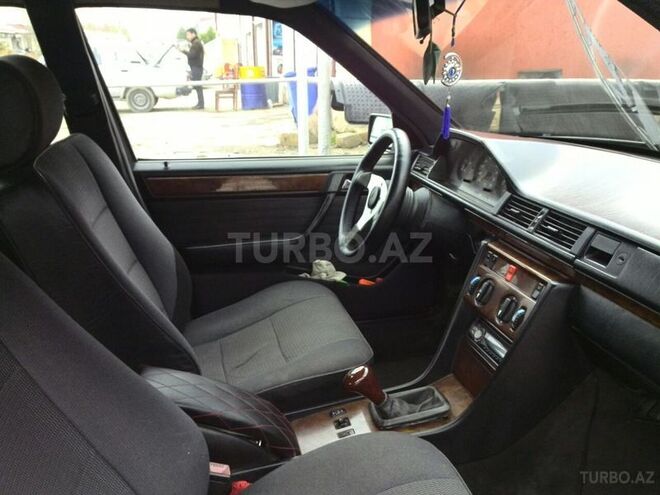 Mercedes E 230 1990, 230,000 km - 2.3 л - Şirvan